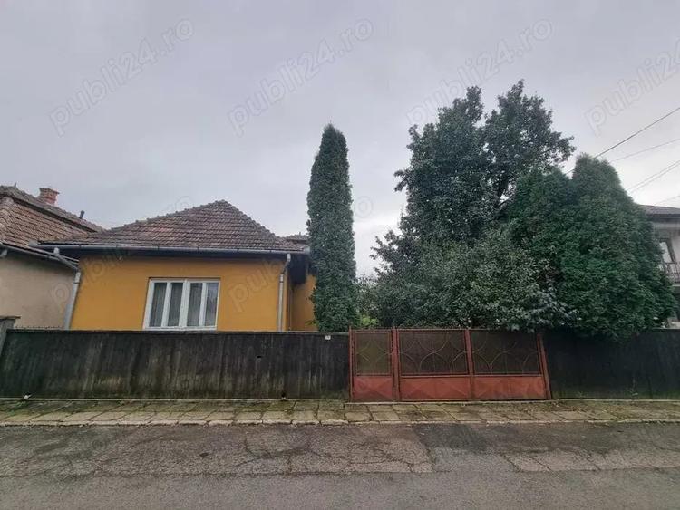 Casă cu 2 camere cu Teren 600 Mp în Central