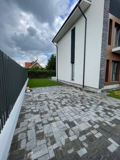 Casă individuală cu 5 camere cu Canalizare în Central