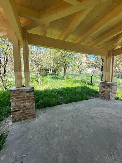 Casă individuală cu 4 camere cu Canalizare în Dâmbul Rotund
