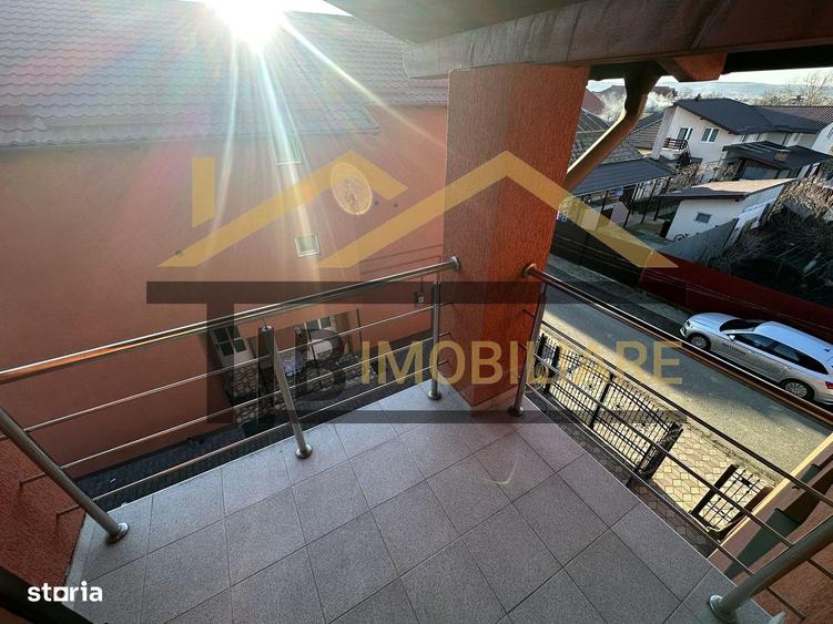Casă cu 6 camere cu Teren 290 Mp în Criș