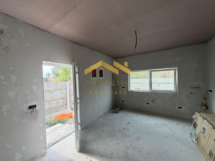 Duplex cu 3 camere cu Canalizare în Sânmihaiu Român