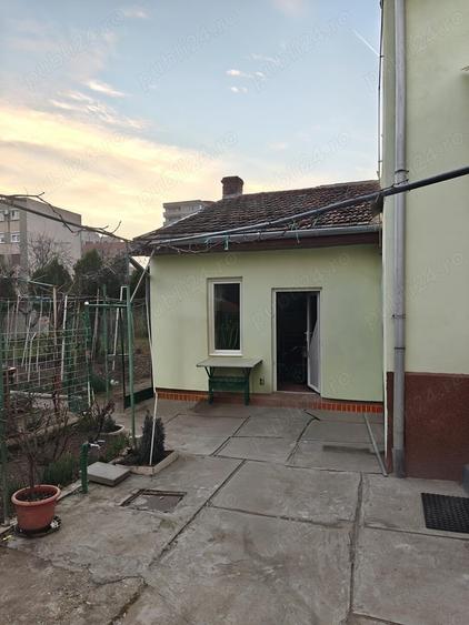 Casă cu 4 camere cu Teren 600 Mp în Intim