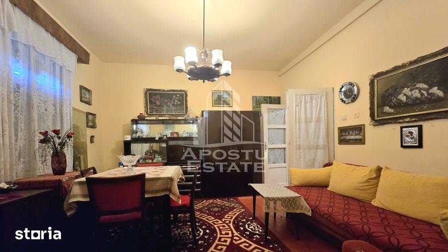 Casă cu 3 camere nedecomandat cu Teren 698 Mp în Pârneava