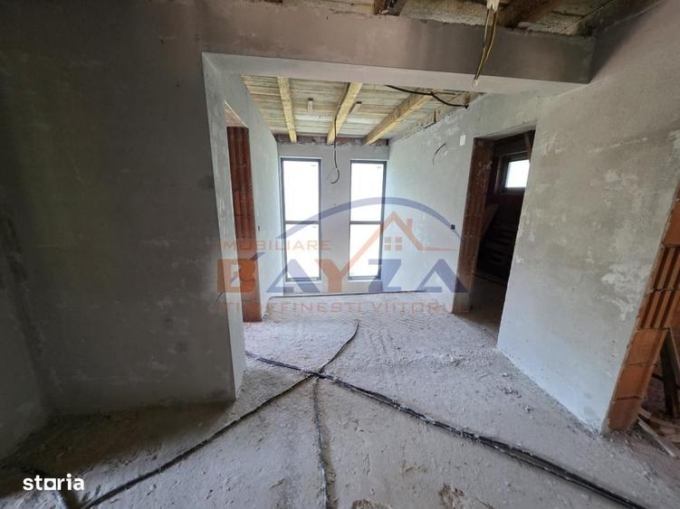 Casă cu 4 camere în Cărbunari