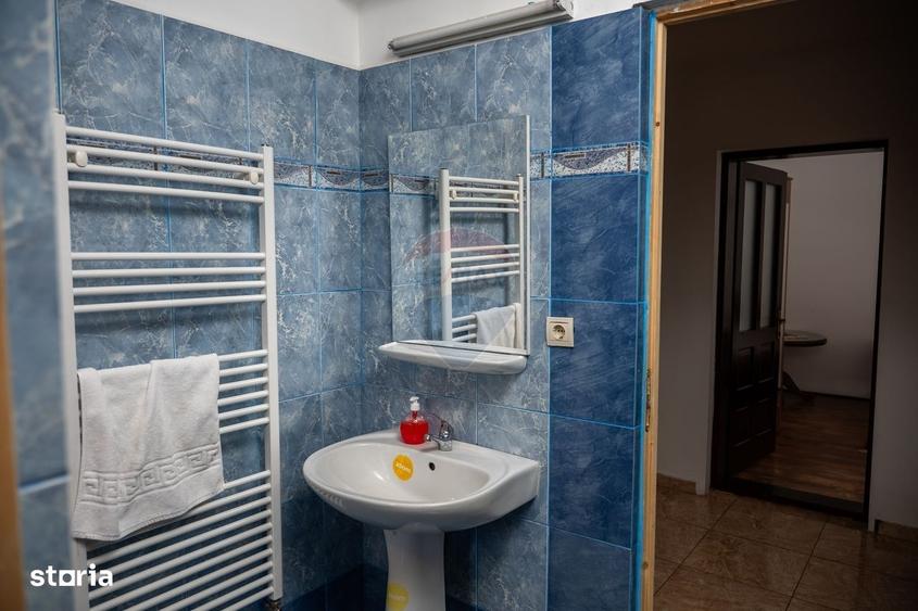 Casă cu 4 camere cu Teren 3300 Mp în Vale