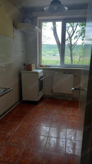 Apartament cu 3 camere semidecomandat în Micro 1