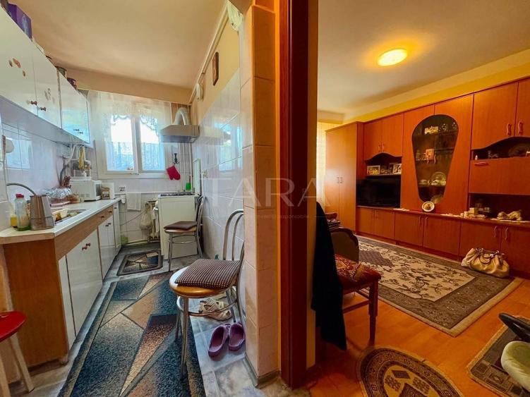 Apartament cu 2 camere semidecomandat, mobilat în Mănăștur