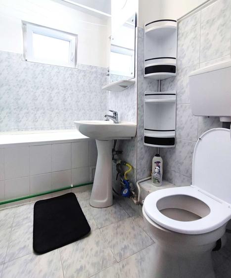 Apartament cu 3 camere decomandat în Tomis Nord