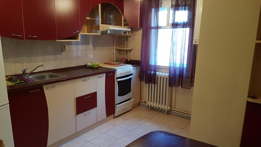 Apartament cu 3 camere decomandat în Zorilor