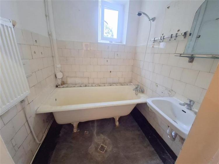 Apartament cu 2 camere decomandat în Narcisa