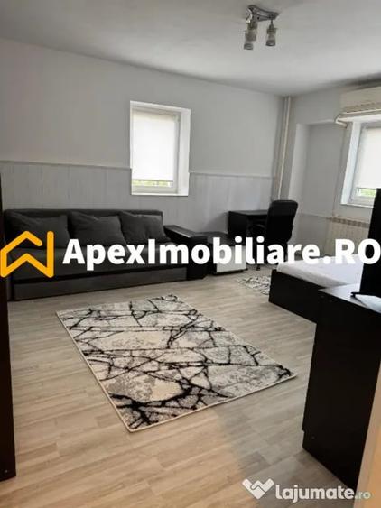 Garsonieră decomandată în Splaiul Unirii