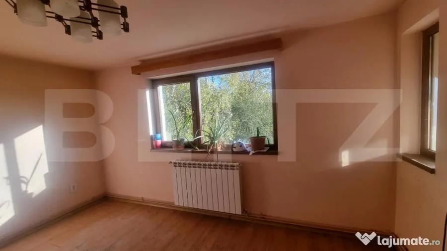 Casă cu 7 camere cu Teren 775 Mp în Cocorăștii Grind