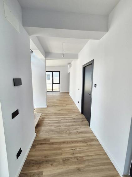 Casă individuală cu 4 camere decomandat cu Canalizare în Tunari
