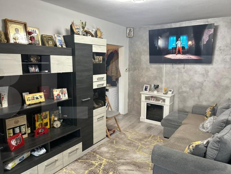 Apartament 2 camere semidecomandat  - Zona A - Scoala 12 - 2