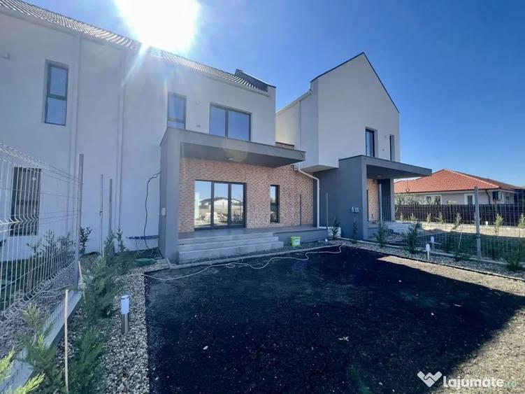 Casă cu 3 camere cu Teren 216 Mp în Săcălaz