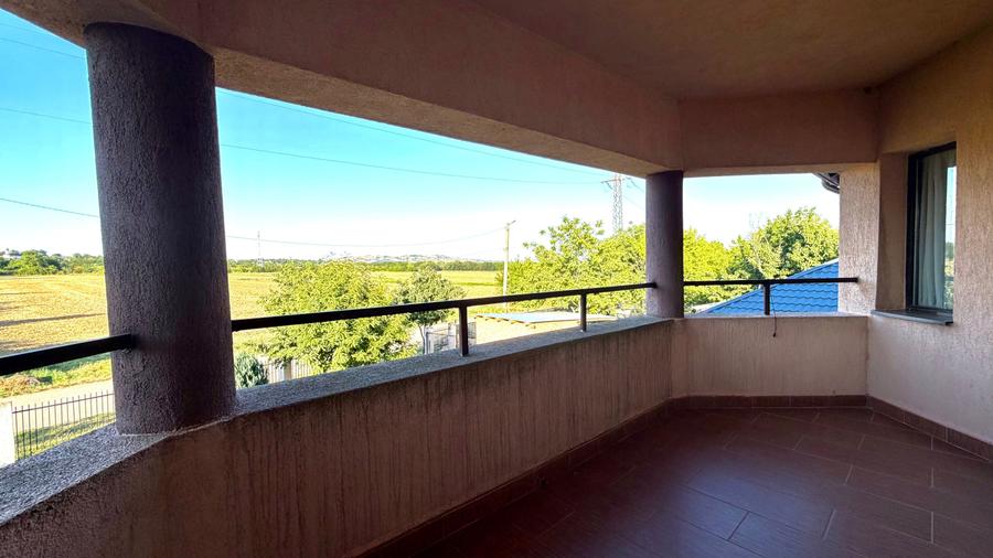 Casă cu 4 camere în Central
