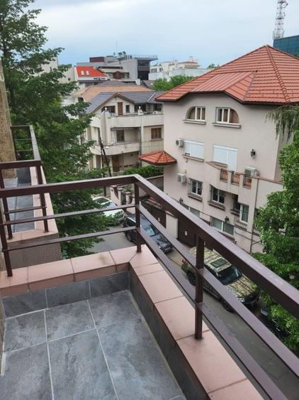 Apartament cu 4 camere în Herăstrău