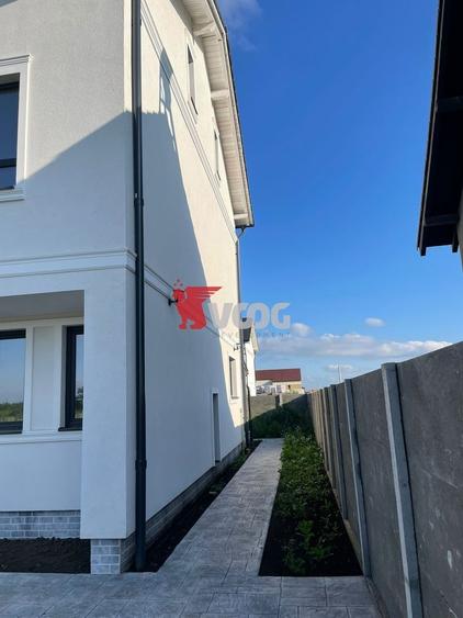 Duplex cu 5 camere cu Canalizare în Săcălaz