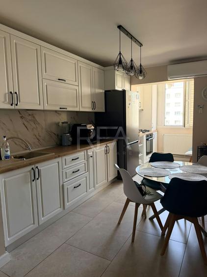 Apartament cu 4 camere semidecomandat, mobilat în Teiul Doamnei