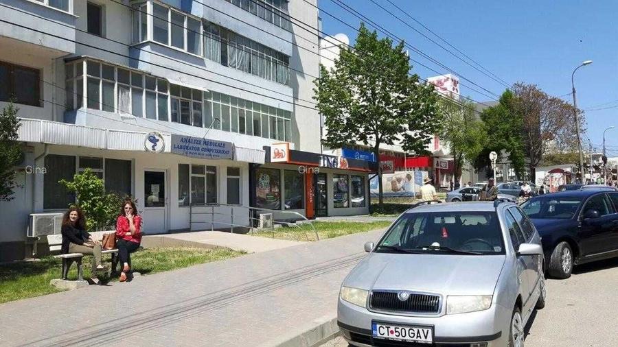 Spațiu comercial, de 85 mp, în Central