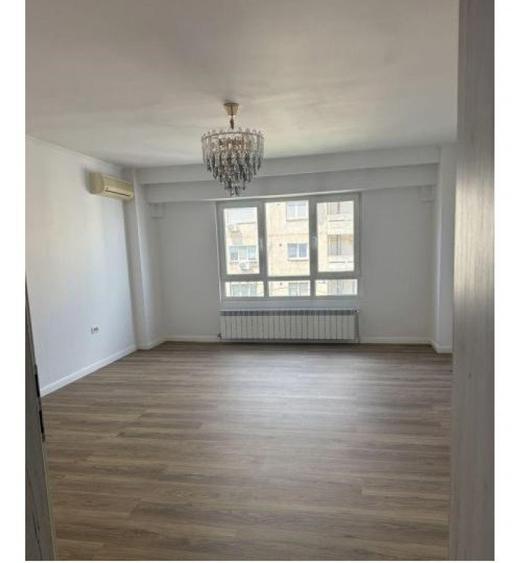 Apartament cu 3 camere decomandat în Nerva Traian