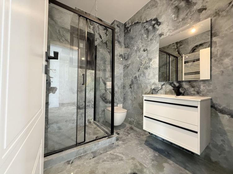 Casă individuală cu 6 camere cu Piscina în Tunari