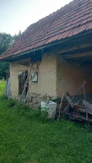 Casă cu 2 camere cu Teren 1068 Mp în Central