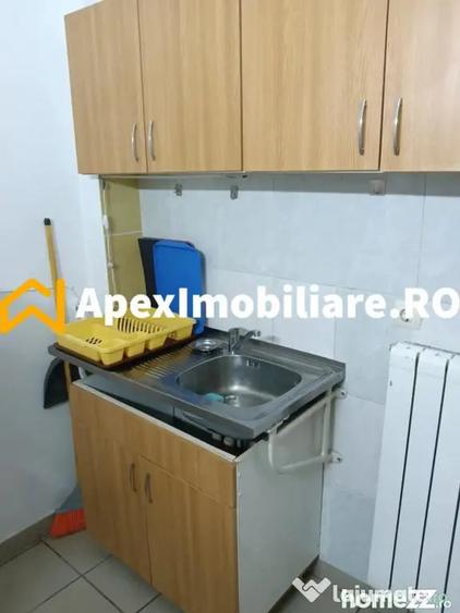Garsonieră decomandată, mobilată în Romană
