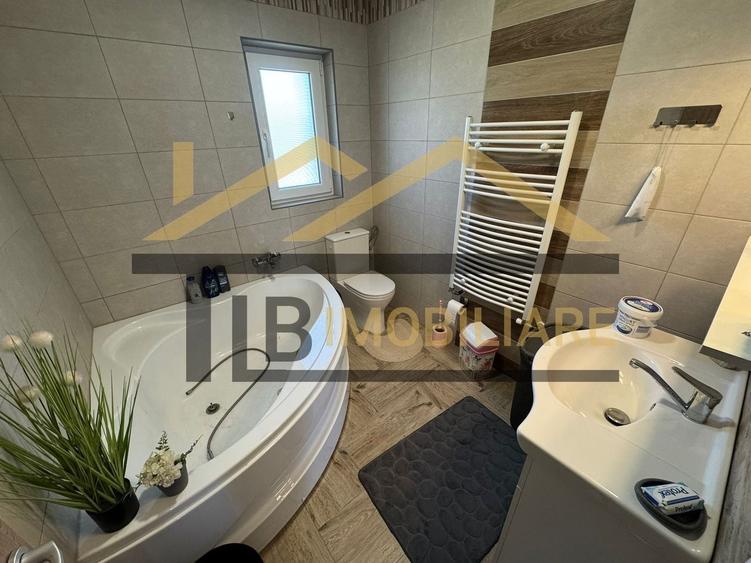 Casă individuală cu 3 camere cu Canalizare în Tofalău