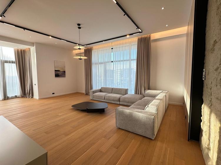 Apartament cu 5 camere decomandat, mobilat în Herăstrău