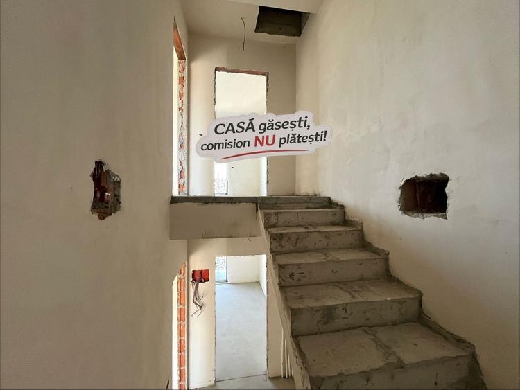 Duplex cu 5 camere cu Canalizare în Central