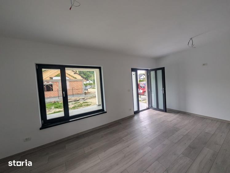 Casă cu 4 camere cu Teren 400 Mp în Hemeiuș