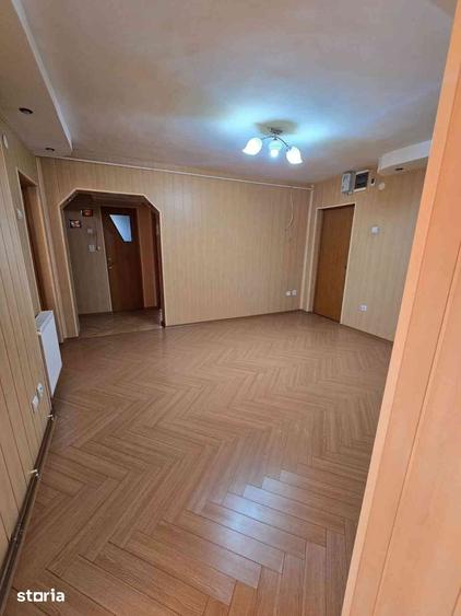 Apartament cu 3 camere în Micro 5