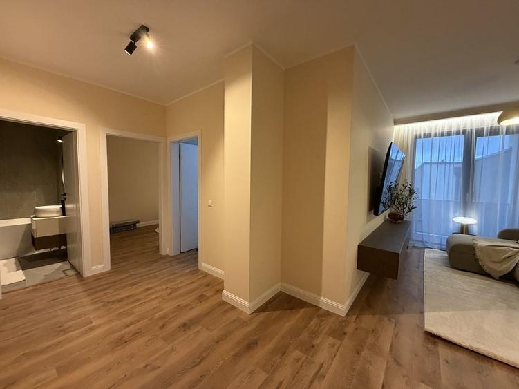 Apartament cu 3 camere decomandat în Aeroport