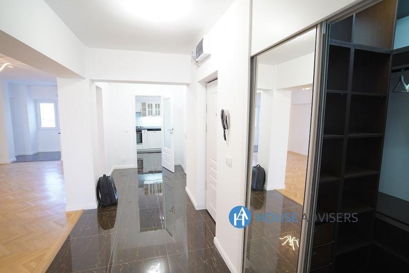 Apartament cu 4 camere, mobilat în Universitate