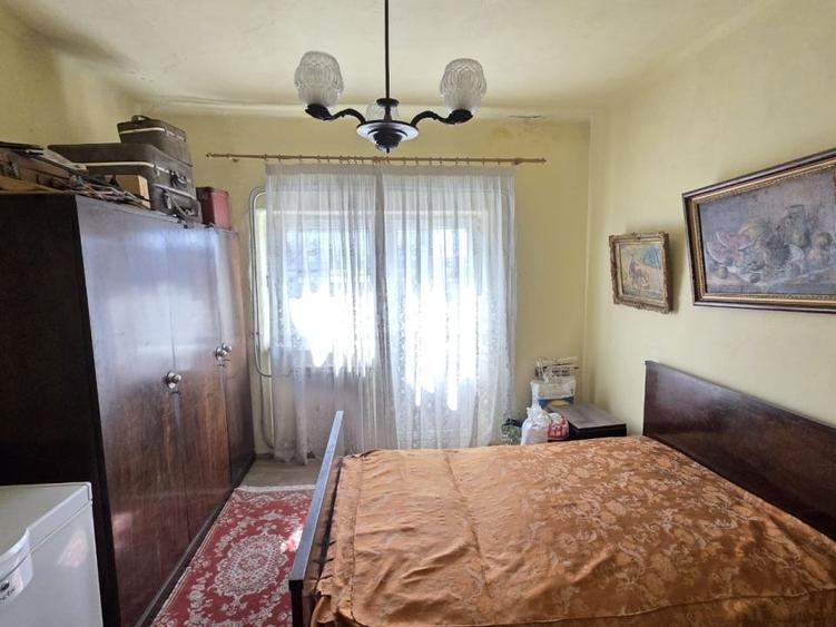 Apartament cu 3 camere în P-ța Victoriei