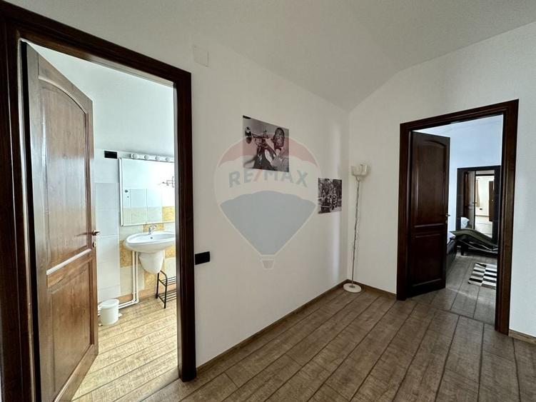 Duplex cu 5 camere cu Teren 180 Mp în Sud