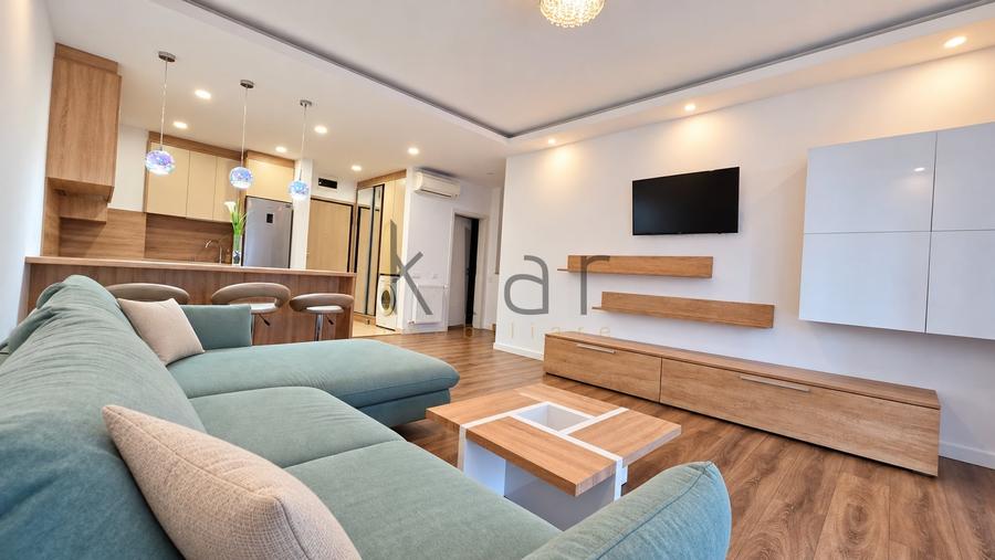 Apartament cu 2 camere semidecomandat, mobilat în Central