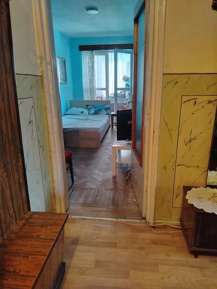 Apartament cu 3 camere semidecomandat în Gării