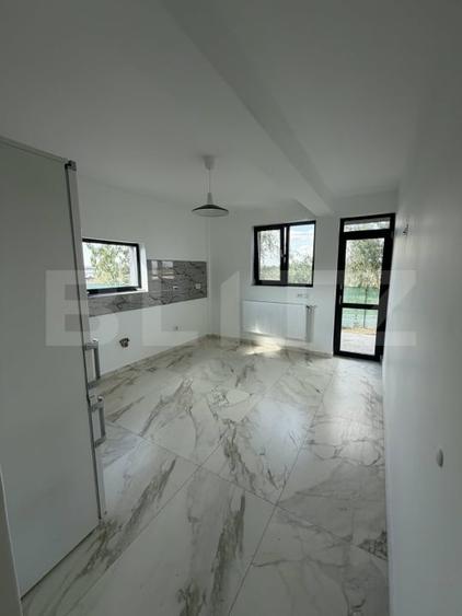Casă individuală cu 4 camere cu Teren 425 Mp în Tomești
