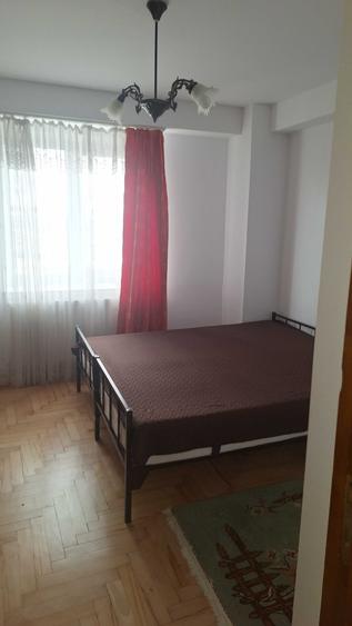 Apartament cu 3 camere decomandat în Obcini