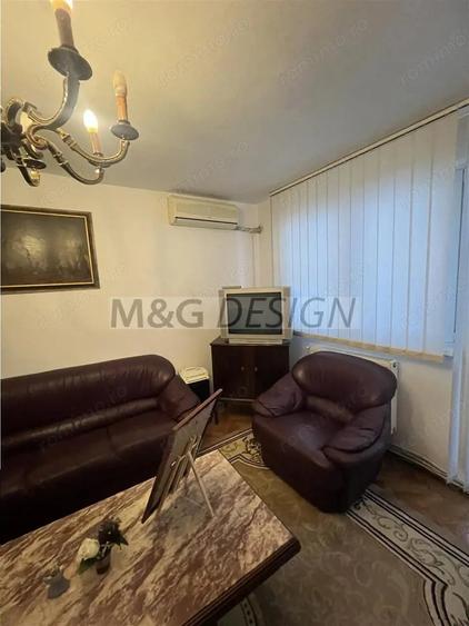 Apartament cu 4 camere semidecomandat în Central