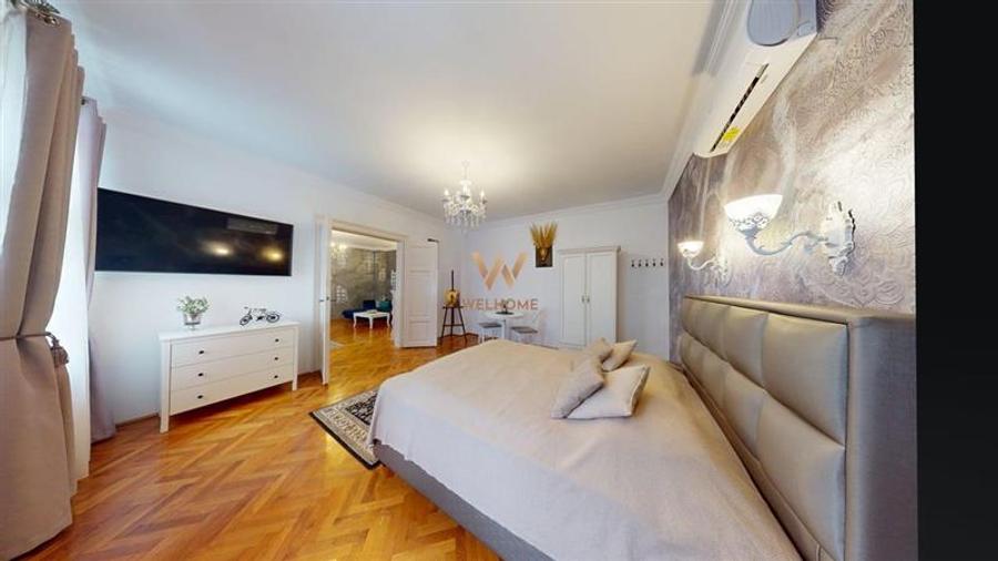 Apartament cu 3 camere semidecomandat în Central