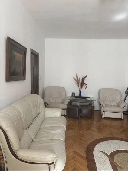 Apartament cu 2 camere semidecomandat în Uioara de Sus