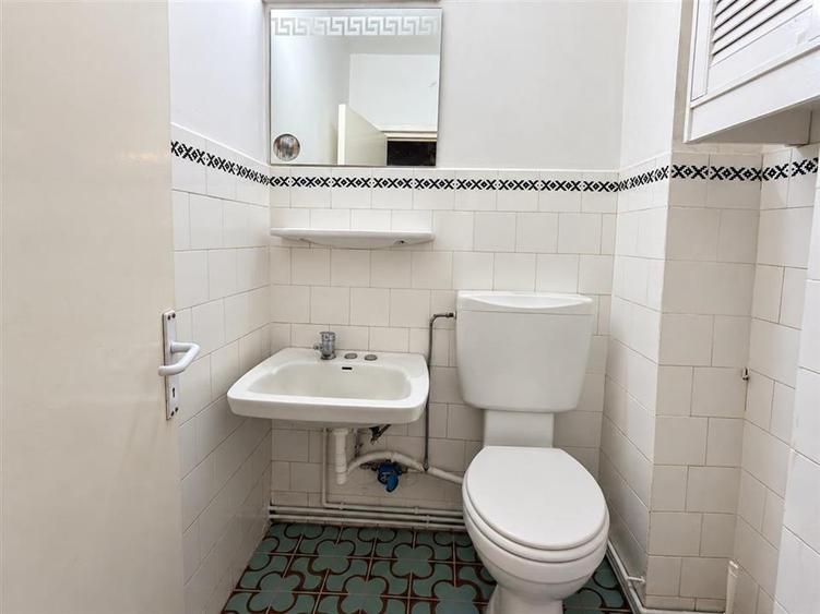 Apartament cu 4 camere decomandat, mobilat în Vasile Aaron