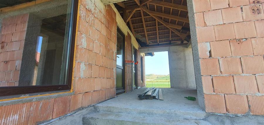 Casă individuală cu 4 camere cu Canalizare în Periferie