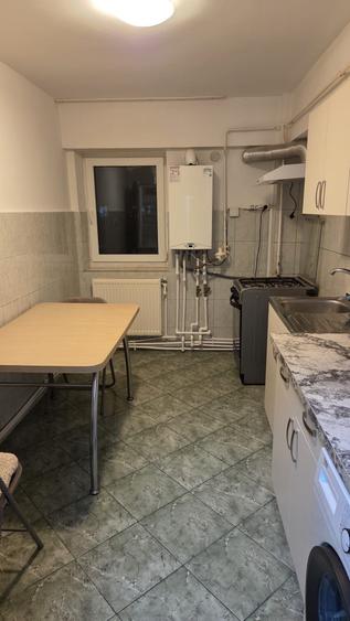 Apartament cu 2 camere decomandat în Traian