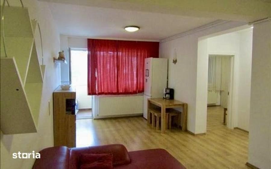 Apartament cu 3 camere semidecomandat în Central
