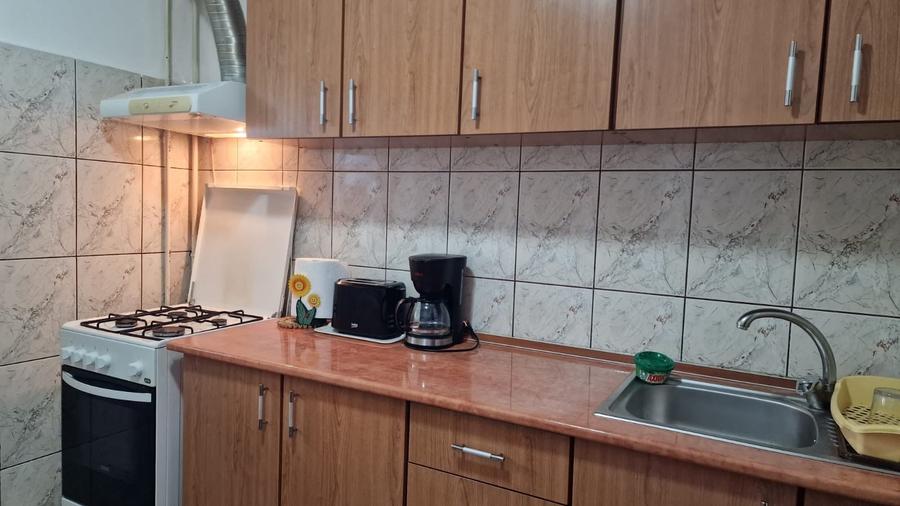 Apartament cu 3 camere decomandat în Rahova