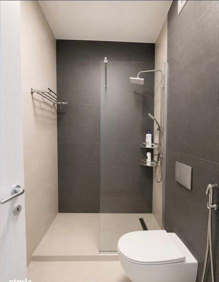 Apartament cu 4 camere decomandat în Berceni